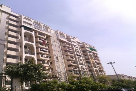 4 bhk flat for sale in  Raddision Apartment